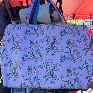 Reversible floral print tote bag with matching pouch